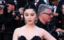 顶流女星劈腿家暴事件：真相迷雾与公众反思