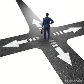 普通人逆袭的三条"野路子":不拼爹,只破局