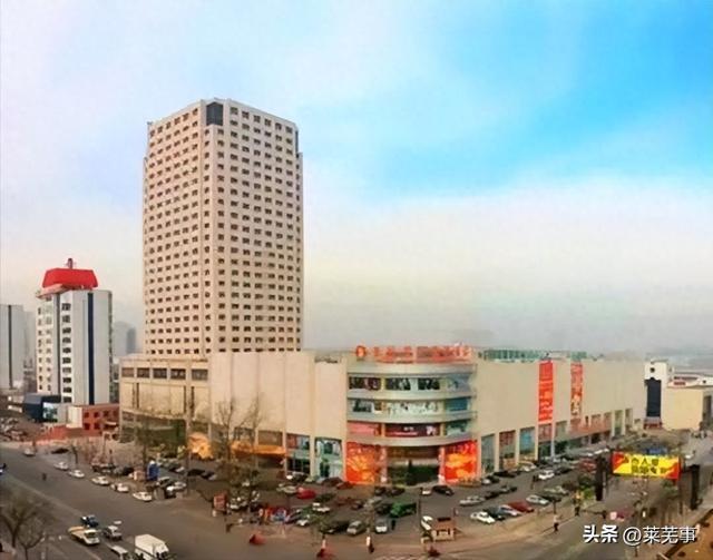 莱芜最强超市的消失：一座城市商业天花板的坍塌与反思
