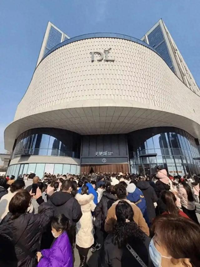 胖东来爆火 : 守住商业底线就封神,是全民的庆幸,更是行业的悲哀