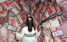 天降横财从不挑普通人，只挑敢接的人：钱真的认人