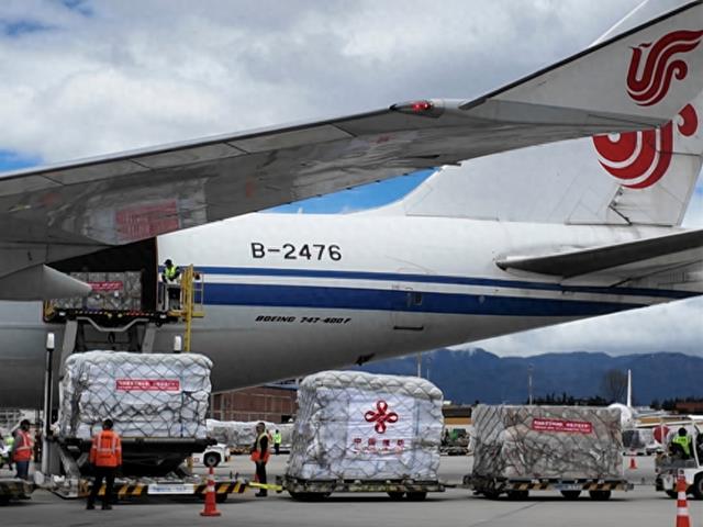 “中国力量”在哥伦比亚主要灾区全覆盖引发当地热烈反响，哥民众“刷屏”感谢中方援助物资