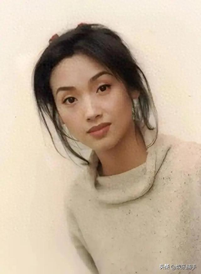 吴倩莲现状曝光满头白发逛菜市场放下顶流人生活成娱乐圈最清醒人