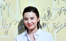领证当天就吃了碗牛肉面？宋佳和王伟的婚姻，娱乐圈最稀缺的东西