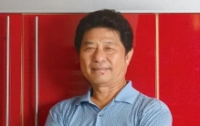 小学没毕业，85岁成台湾首富：他靠"两根铁条"干翻郭台铭