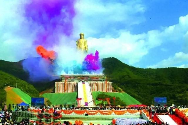曾耗费12亿人民币,修建完成“世界最高佛”,如今水喝不起拜不起