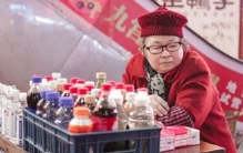 一个农村寡妇，凭什么把辣椒酱卖成“国民神话”