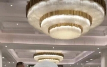 #张蓝心为景甜发声# 全网沉默时，她悄悄站出来！最动人女生互助