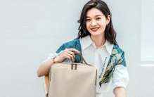适配职场通勤的低调商务双肩包，满足女性办公出行需求