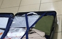 开学装备变迁：70后扛铺盖，00后带电脑，26届背两万账单