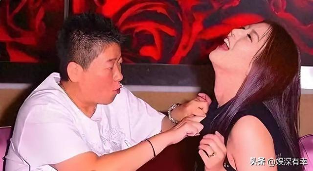 陪睡陪玩仅冰山一角!女明星被强吻、袭胸,手伸裤子里有多荒唐
