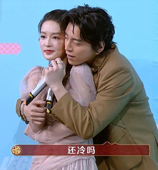 表面陪酒,实则伸进裤子!🔥 拍吻戏是真猥亵,娱乐圈太脏!