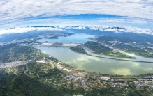 中国有两个禁区，一个是三峡大坝，另一个谁敢触碰就等于宣战