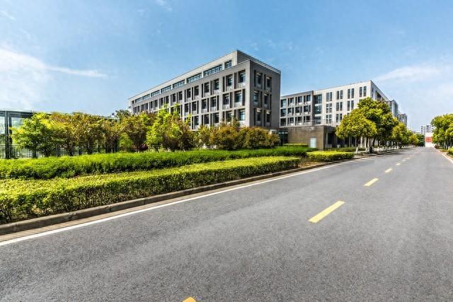 扎根时代沃土,让青春在科技强国征途中闪闪发光