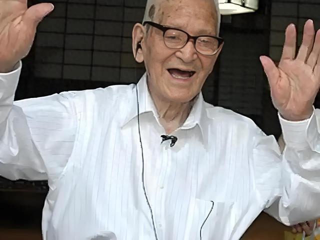 世界最长寿男人临终前说出“长寿秘诀”,不是运动,而是这两个字