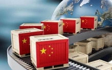 美国现在浑身难受：中国正在被逼着成为世界第一
