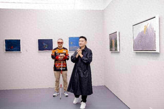 曹晟康艺术个展在京举办:二十余幅画作展现盲行者内心的山海