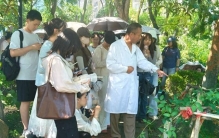 记者手记：走近痴迷中医药的中国新生代