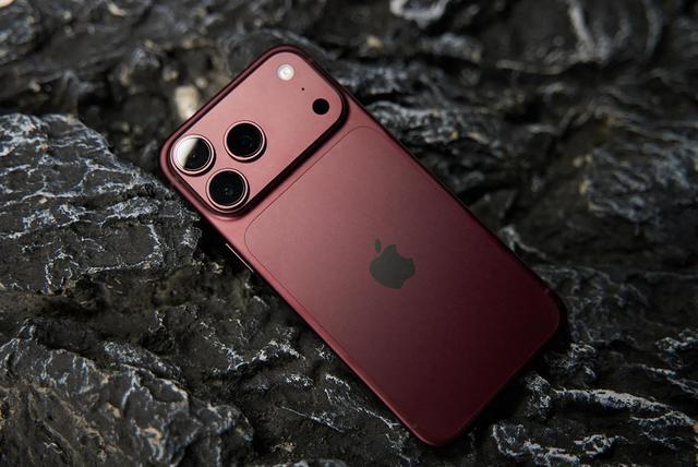 iPhone 18 Pro Max首发评测:变化藏在内部,影像更Pro了