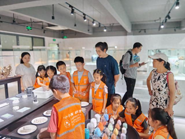 一馆承瓷韵 千里传匠心:上海陶瓷科技艺术馆的非遗传承实践