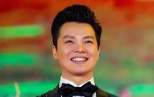 50岁任鲁豫近况曝光！娶富家千金生两个儿子，如今成人生赢家