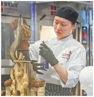 以技能为翼让梦想起飞(工匠绝活·走进世界技能大赛)