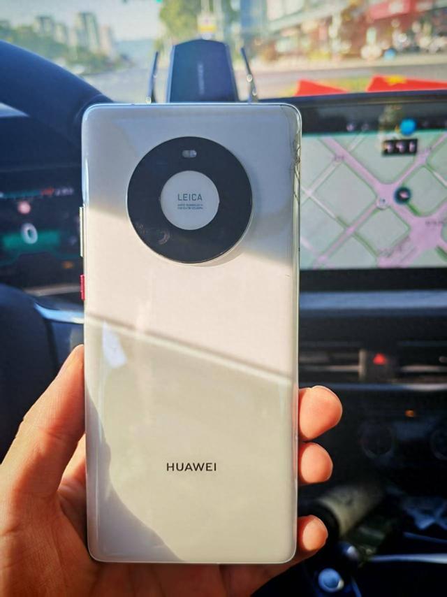 Mate40 Pro凭啥封神?不只是能打,还有机圈独一份的情怀