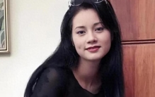 她认干爹，拍风月片，被导演霸王硬上弓，靠山去世后沦为清洁工