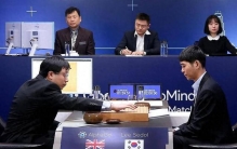 AlphaGo核心作者：十年了，LLM还没学到那场棋局神之一手的精华