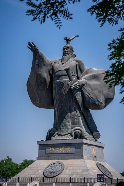 霍去病到底有多猛?17岁带800人杀穿匈奴,21岁打出武将最高荣耀