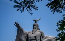 霍去病到底有多猛？17岁带800人杀穿匈奴，21岁打出武将最高荣耀