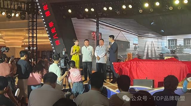 时隔一年多,车建新首次公开“亮相”!