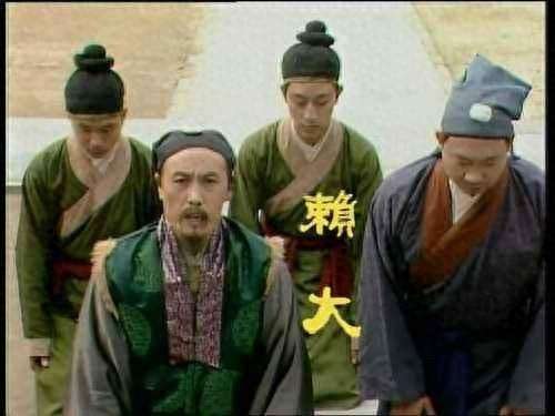 赖大:贾府这台机器里,最清醒的“寄生虫”