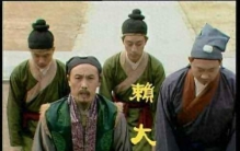 赖大：贾府这台机器里，最清醒的“寄生虫”