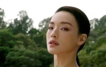 “风月片女王”舒淇：15岁“一脱成名”，40结婚，备孕六年总流产