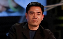 消失许久后，70岁陈宝国现状曝光令人心疼,43岁儿子至今未婚未育