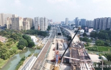 50分钟从成都飙到重庆，这条全球最快高铁为何让沿线居民又爱又恨