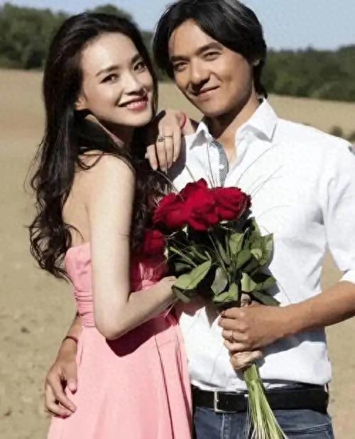 当年那些承诺到了年龄你未婚我未嫁就在一起的明星,如今怎么样了