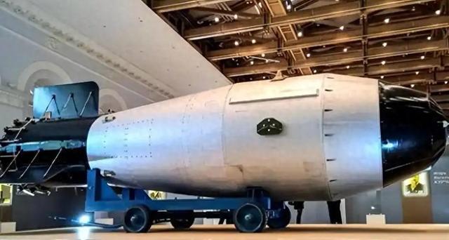 不许中国超过!美国逼我们"自废武功"?外交部一句话给全球提了醒