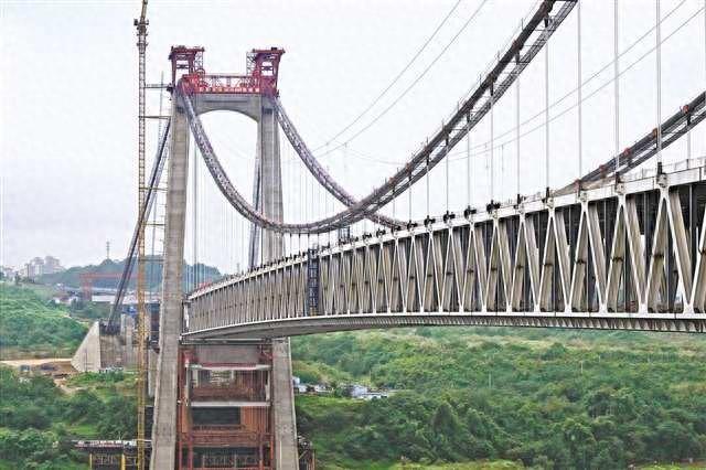 世界在建最大跨径路轨两用悬索桥重庆黄桷沱长江大桥合龙