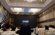 被人嘲讽乡巴佬！他白手起家造出千亿奢侈品帝国，LV真正对手